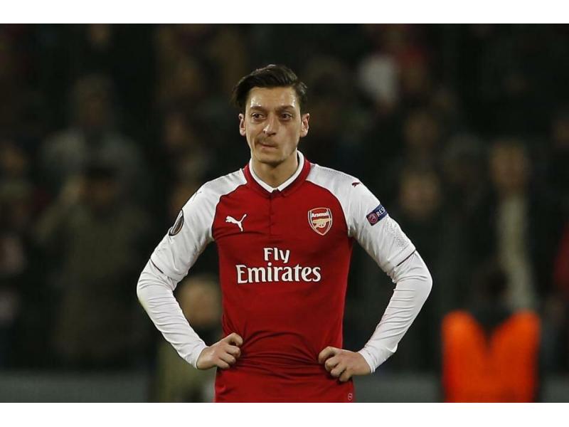 Ozil Fenerbahce Ye Haber Yolladi Mesut Ozil Fenerbahce Yi Istiyor Web Aslan Galeri